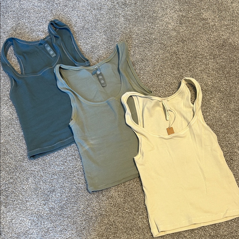 Skims three pack tank top